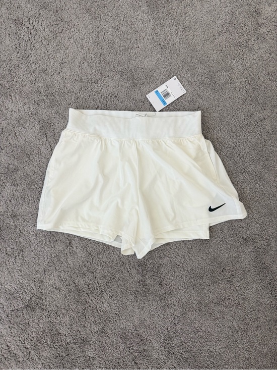 Nike Pants - NWT Nike Women’s Athletic Shorts (built-in spandex + external pocket)